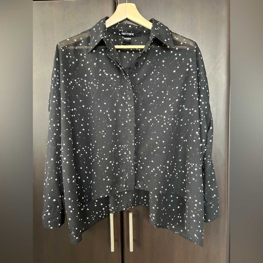 Hot Topic Button Down long sleeve Women Shirt. Oversized. Size SM